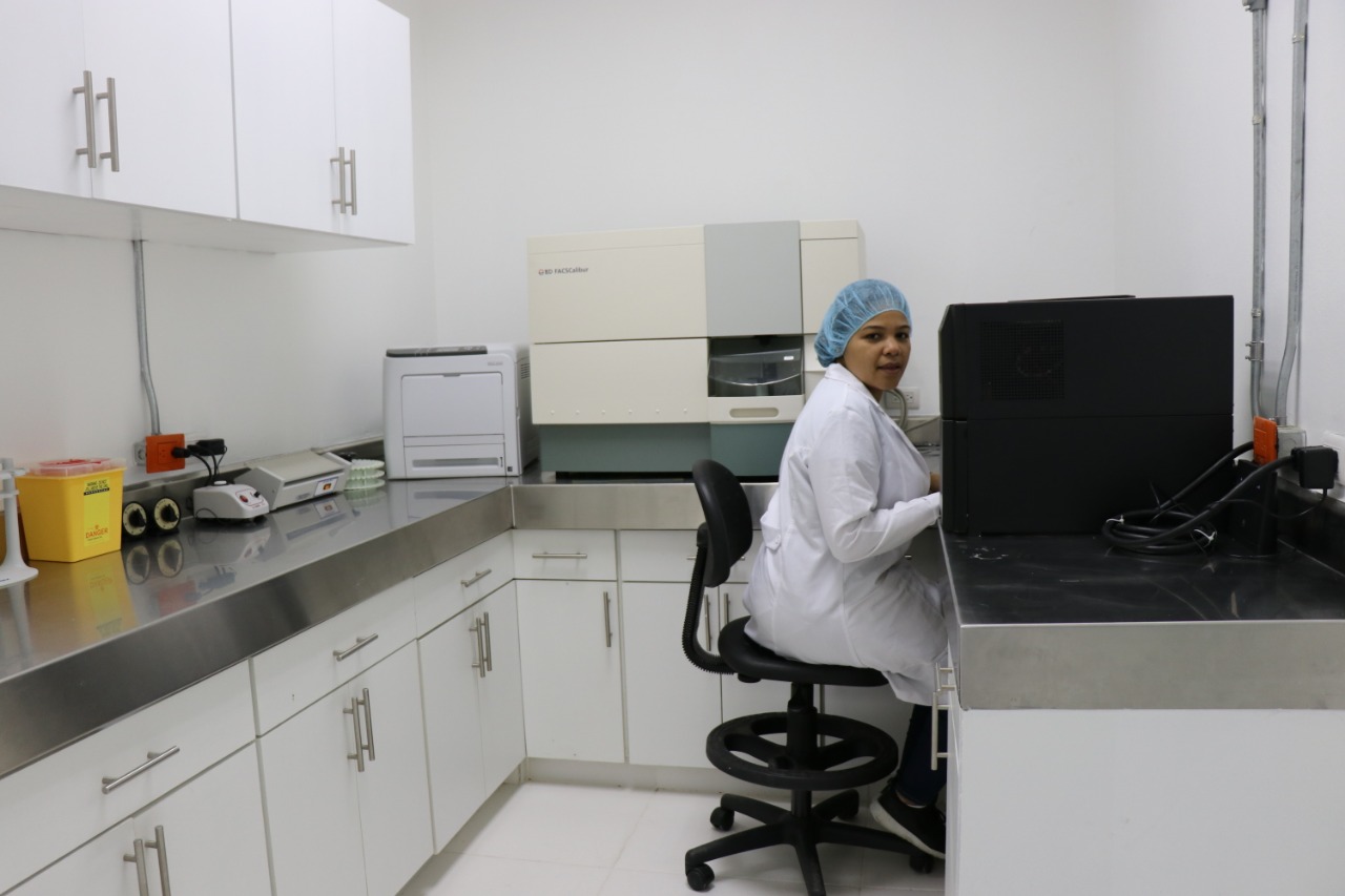 SNS habilita laboratorios para pruebas de seguimiento al VIH