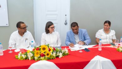 Alcalde Barahona Agradece a EGE Haina donación Equipo de Llenado de Aire Puro al Cuerpo de Bomberos