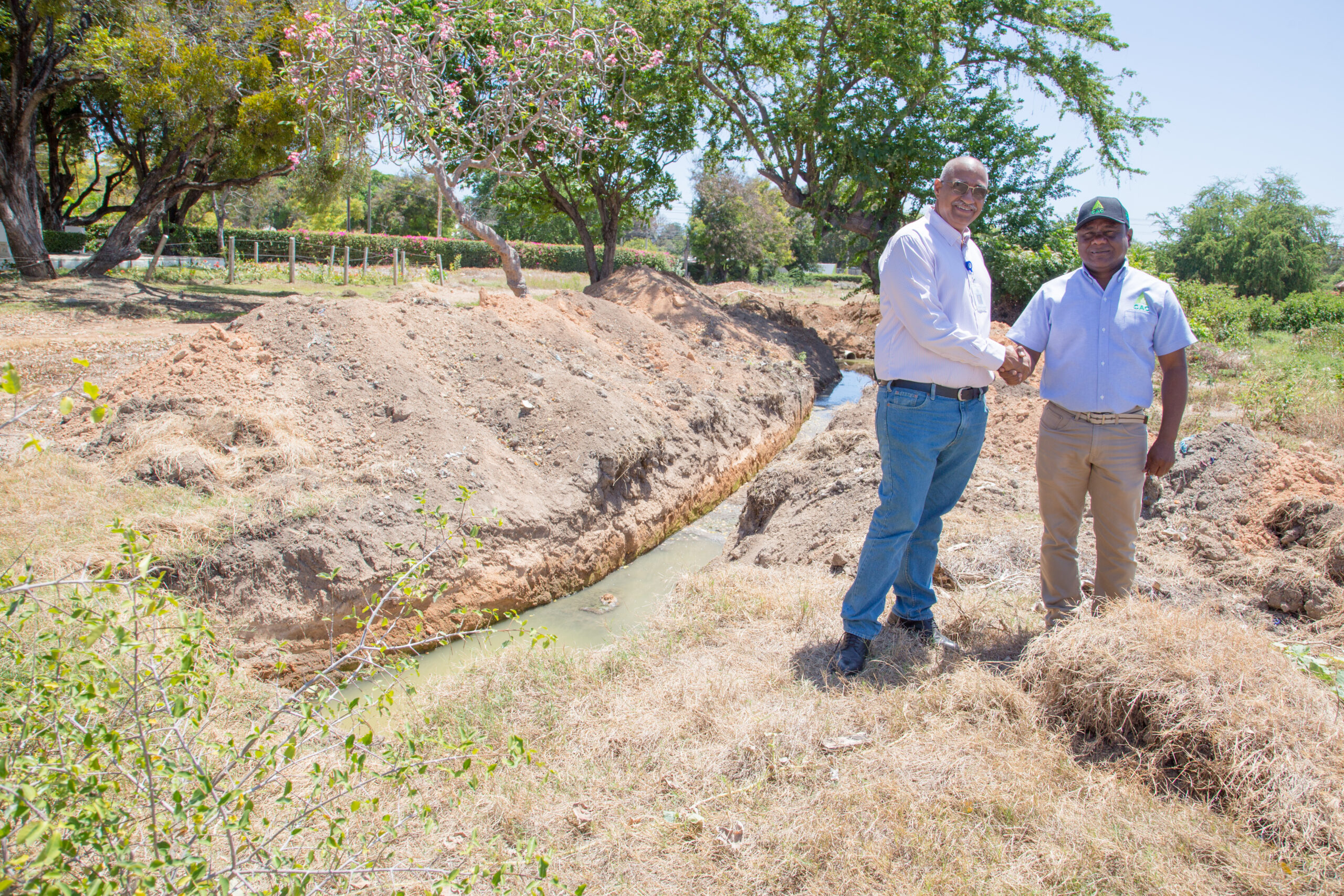 El CAC e INAPA solucionarán problema de aguas negras en Villa Central