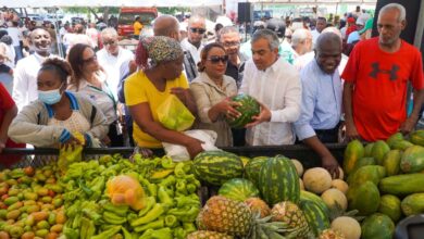 Miles de residentes en la Región Este del país acudieron a comprar alimentos y productos del hogar a bajos costos en la Gran Feria de Productores “Inespre Está de Madres”