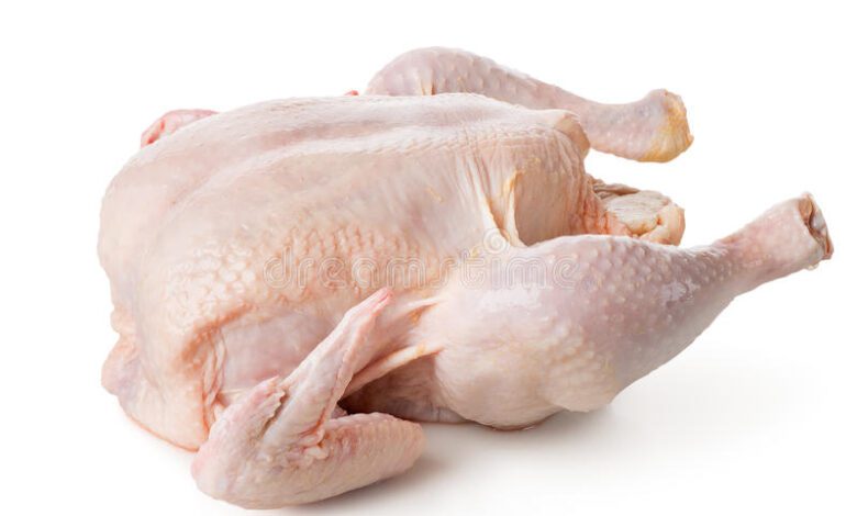 Lavar el pollo puede ser un peligro para la salud